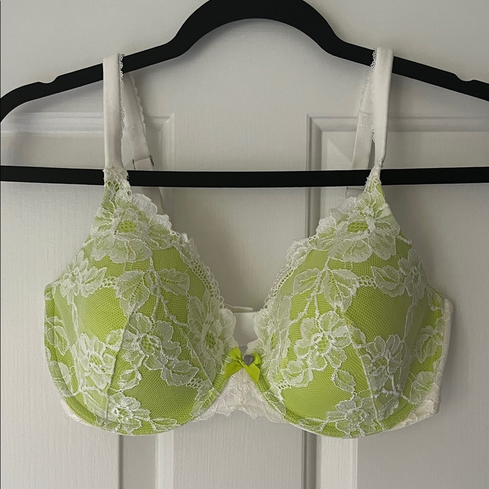 Victoria's Secret Lime and White Lace Bra